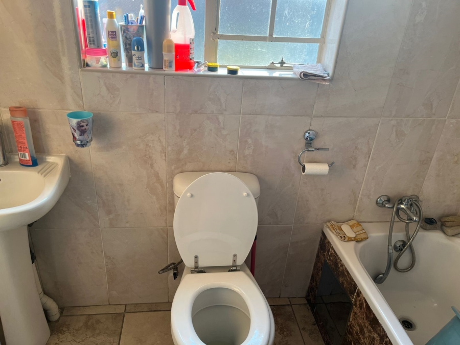 To Let 3 Bedroom Property for Rent in Waterval East North West